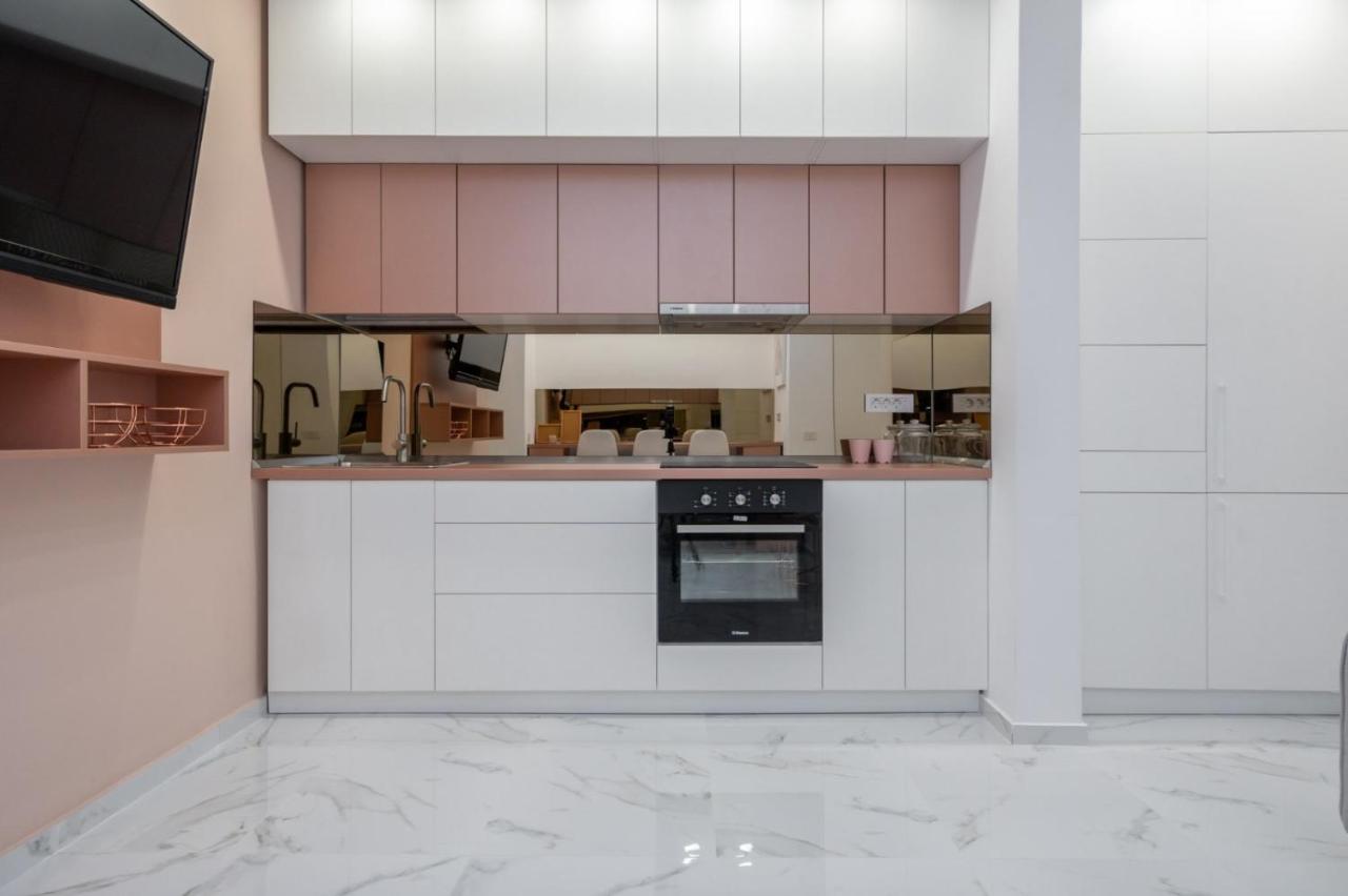 Fantastic City Center Apartment Bucarest Exterior foto